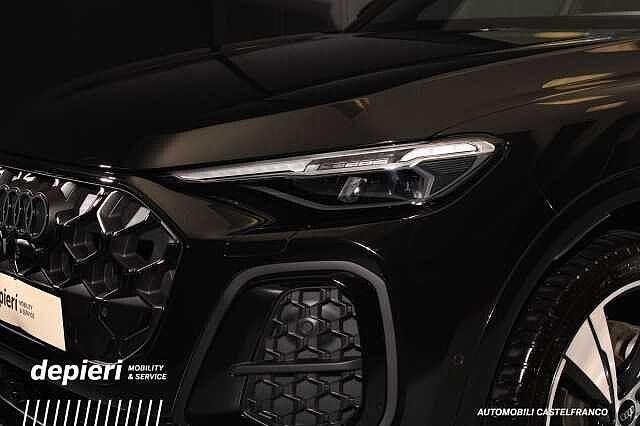 Audi Q5 TDi S tronic quattro Launch edition one mHEV+