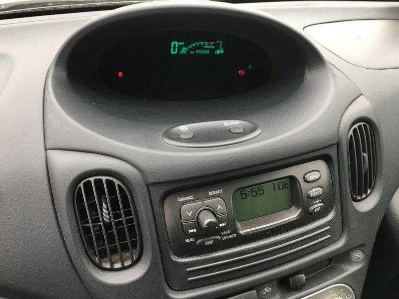 Toyota Yaris Verso 1.3i 16V cat Sol X COMMERCIANTI