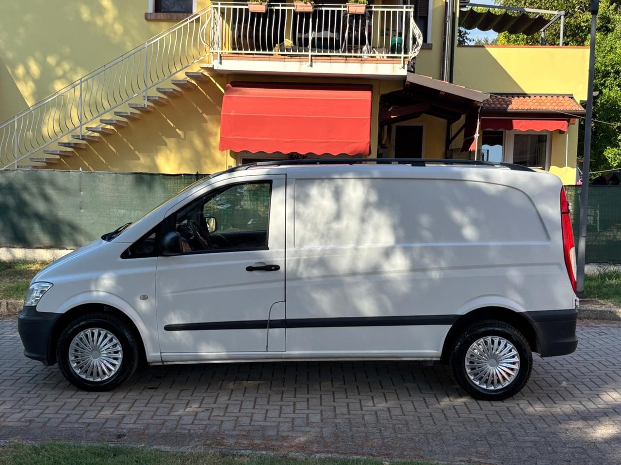 Mercedes-benz Vito 2.2 110 CDI 3posti