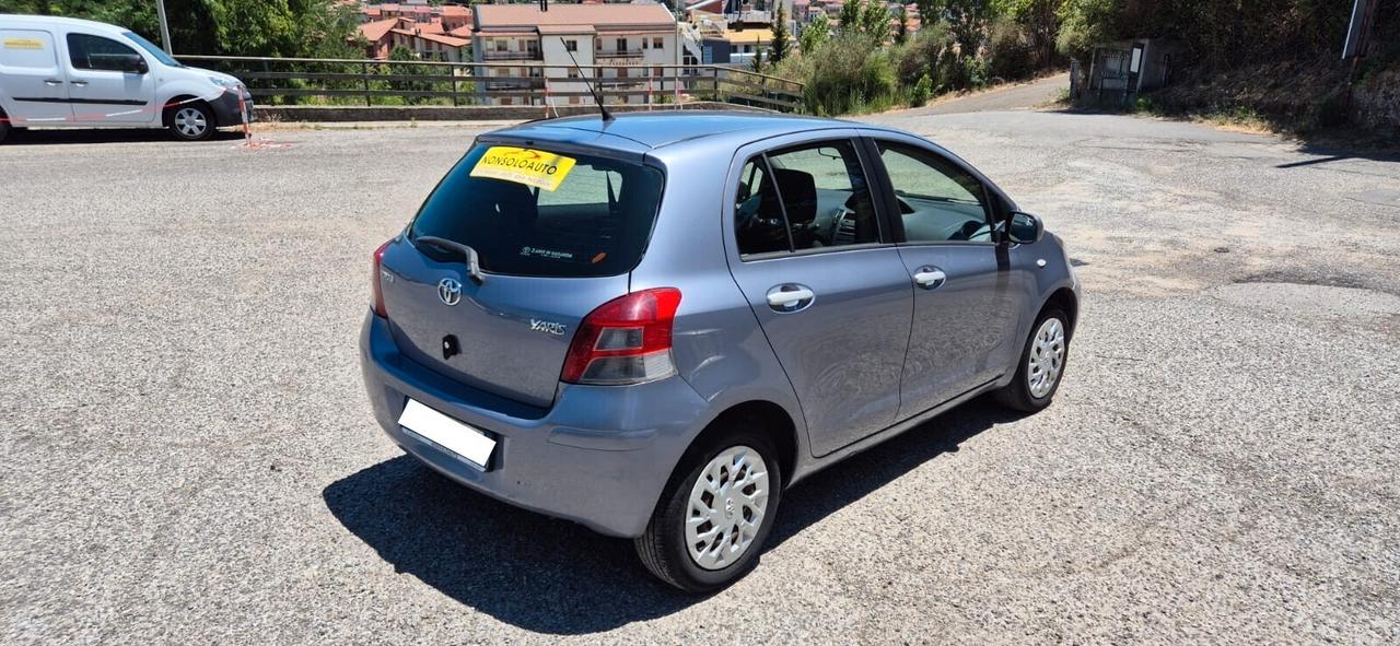Toyota Yaris 1.0 5 porte Sol-2011-E5 -Ok neopatentati
