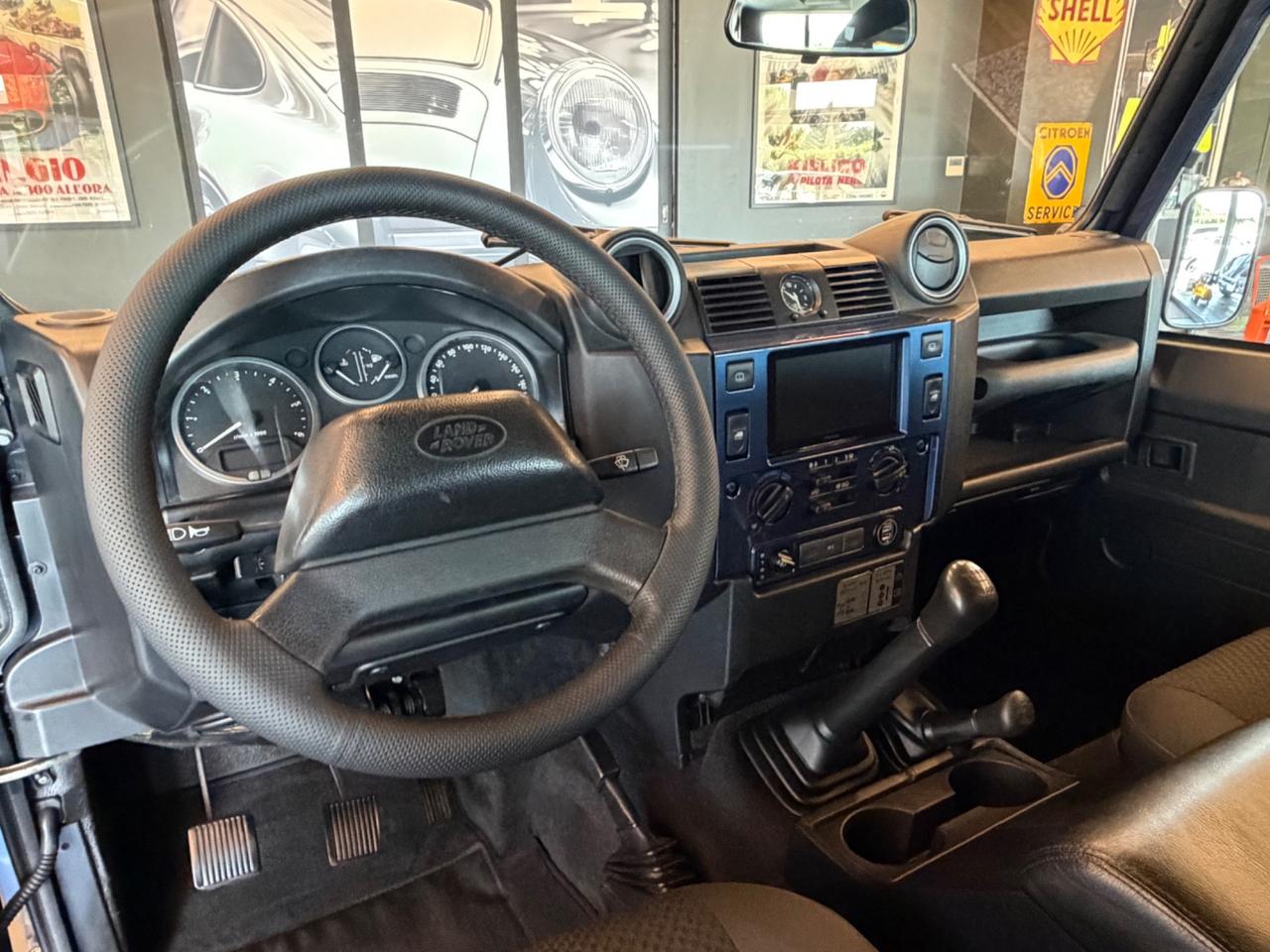 Land Rover Defender 110 2.4 TD4 Station Wagon "The World's Style"