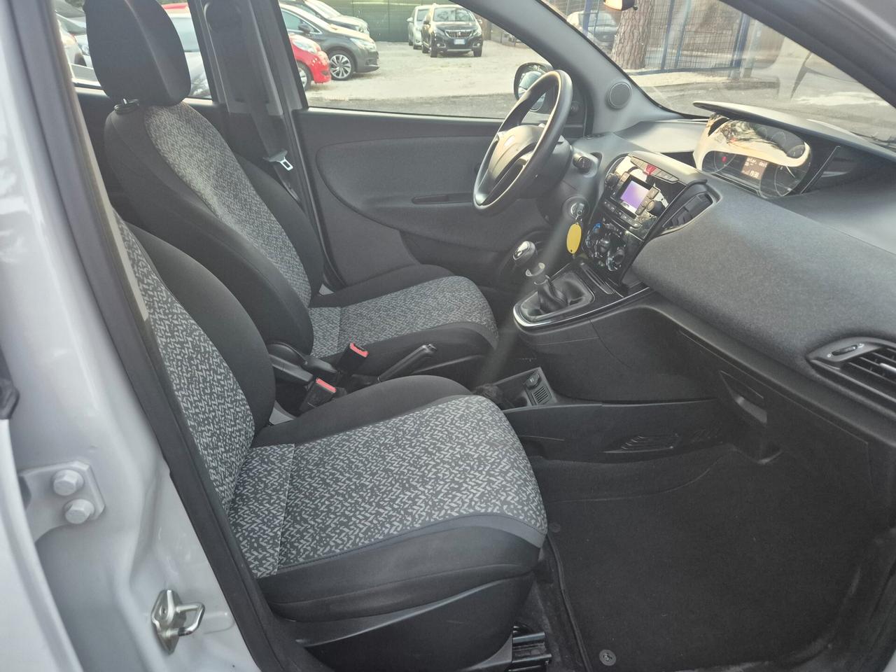 Lancia Ypsilon 1.2 69 CV 5 porte GPL Ecochic Monogram