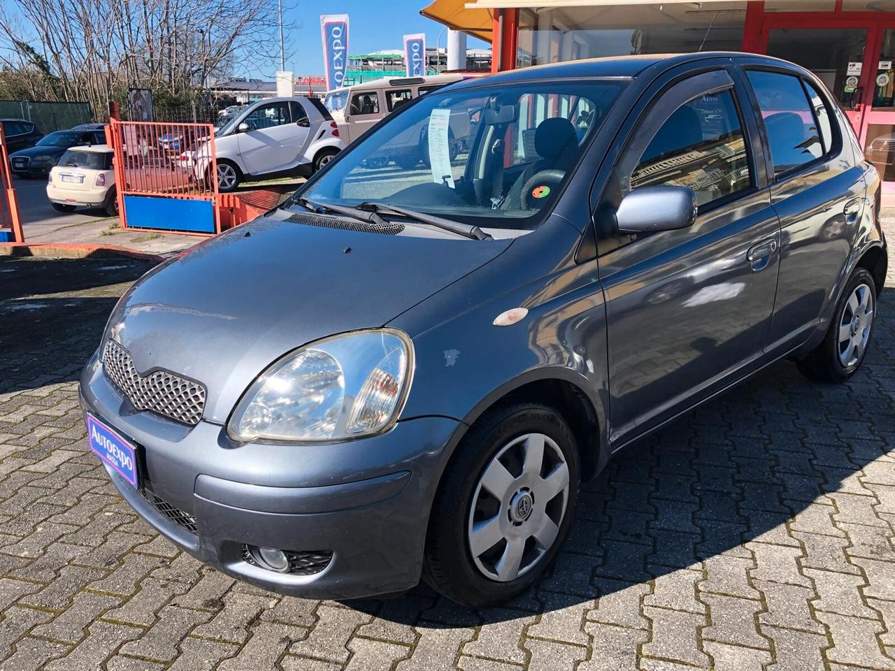 Toyota Yaris 1.0i 16V cat 5 porte Sol UNICO PROPRIETARIO ADATTA X NEOPATENTATI