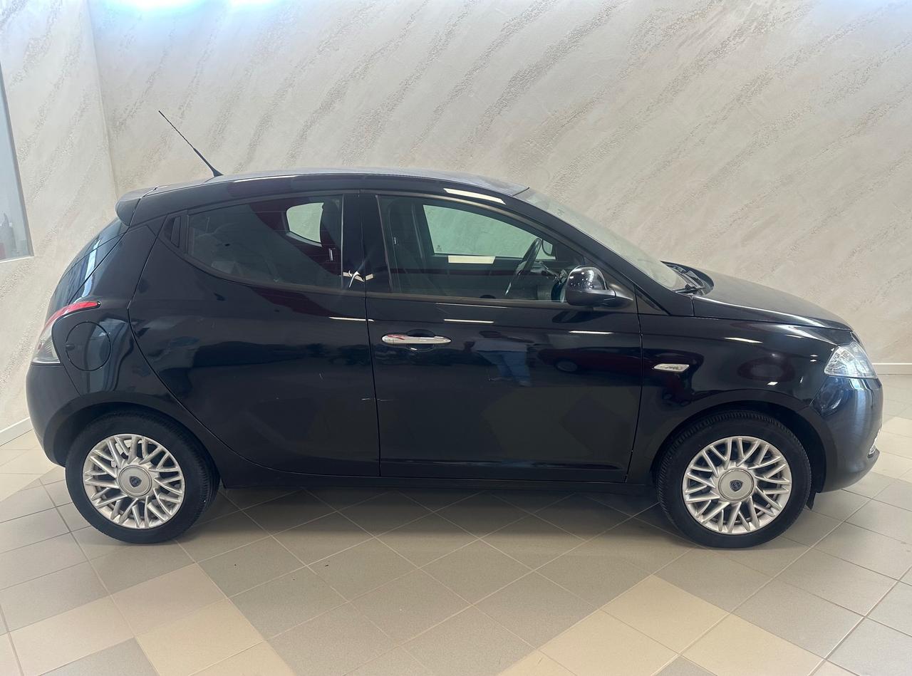 Lancia Ypsilon 1.2 69 CV 5 porte Platinum