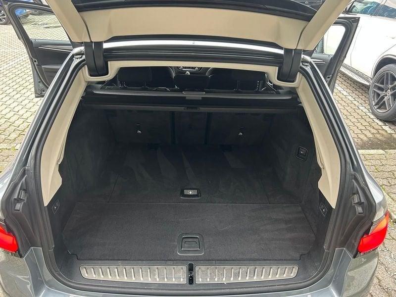 BMW Serie 5 520d Touring mhev 48V xdrive Business auto