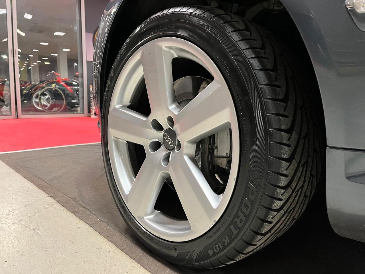 Audi A8 L 4.2 V8 FSI quattro tiptronic