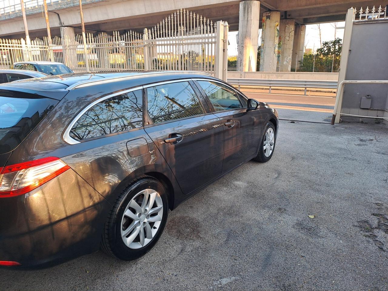 Peugeot 508 1.6 e-HDi 112CV cambio automatico e f1 S&S SW Ciel Business