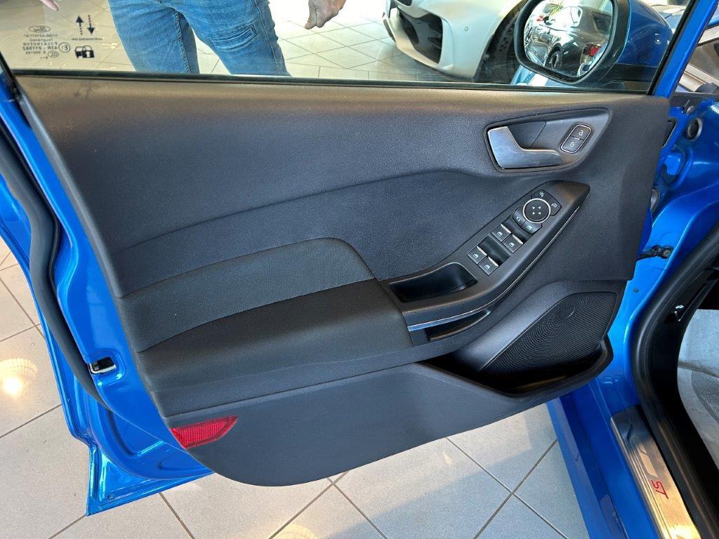 Ford Fiesta 1.0 Ecoboost 95 CV 5 porte ST-Line ---- sottocosto ------ con prezzo con finanziamento