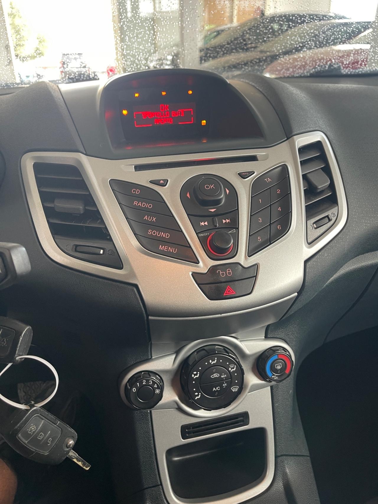 Ford Fiesta 1.4 5 porte Bz.- GPL Titanium