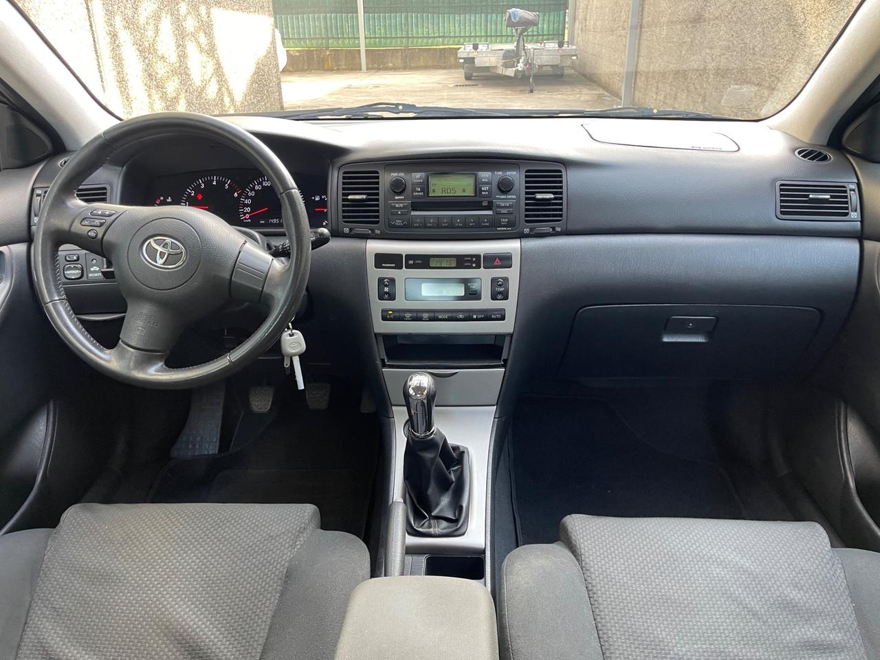 Toyota Corolla 1.4 D-4D M-MT 5p uni prop