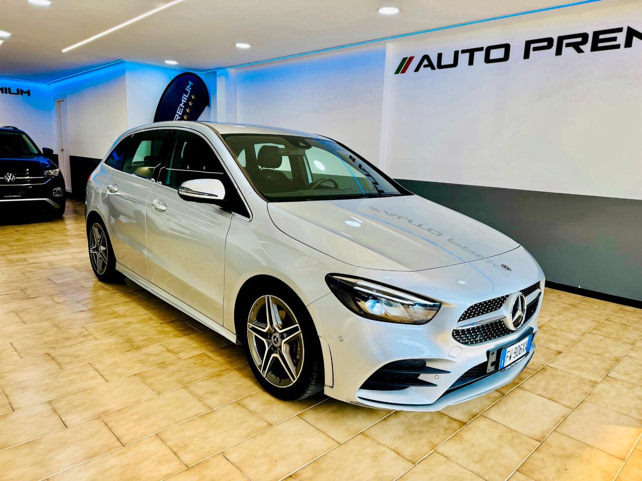 Mercedes-benz B 180 AMG Autom. CarPlay / RetroCamera