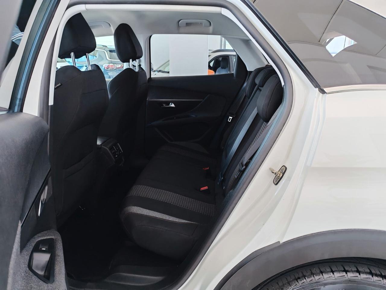 Peugeot 3008 1.5 BlueHDi 130cv Business 2018