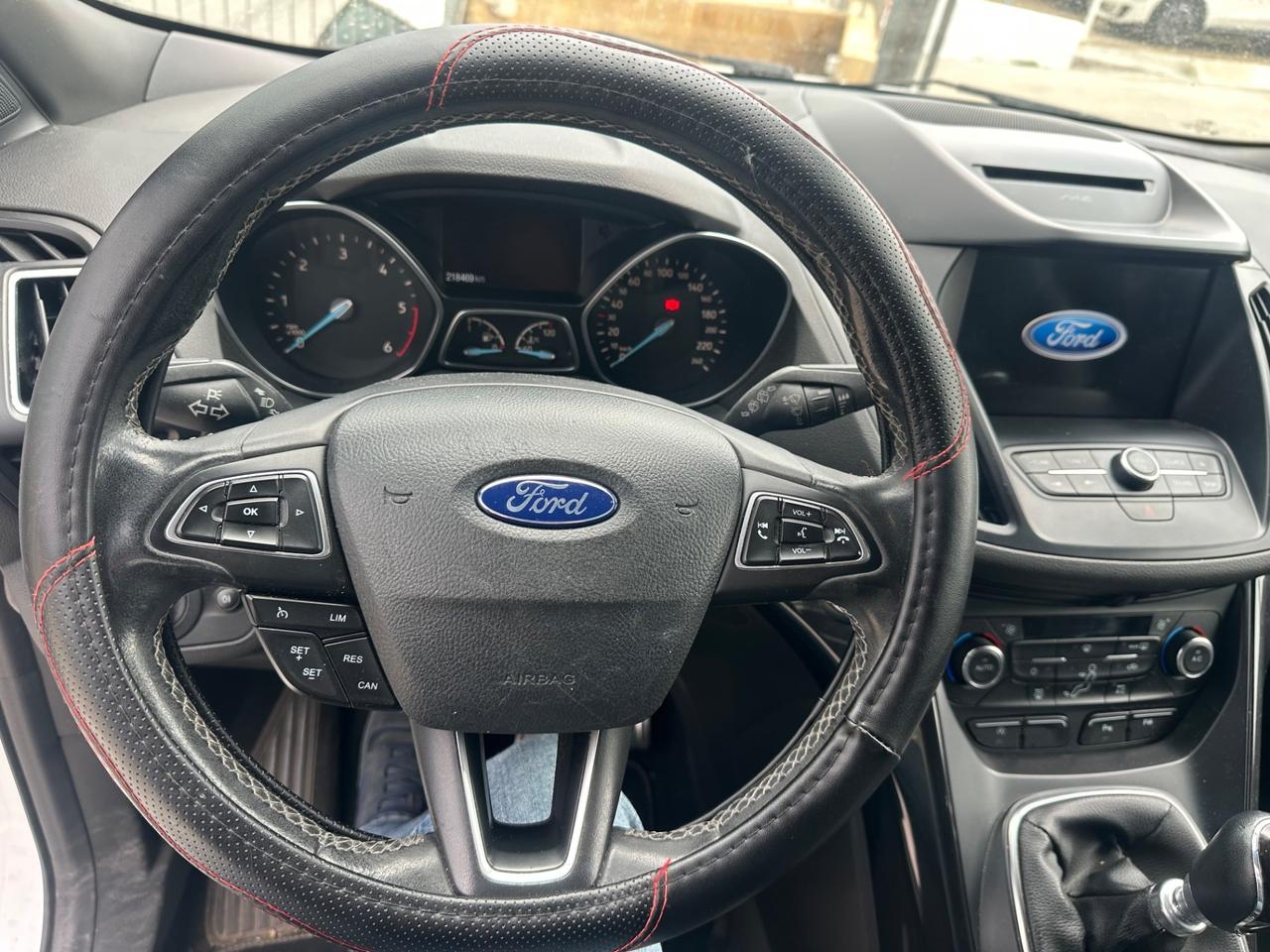 Ford Kuga 1.5 TDCI 120 CV S&S 2WD ST-Line