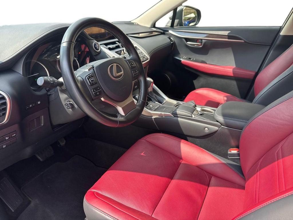 Lexus NX 300 h 2.5 Luxury 4wd cvt