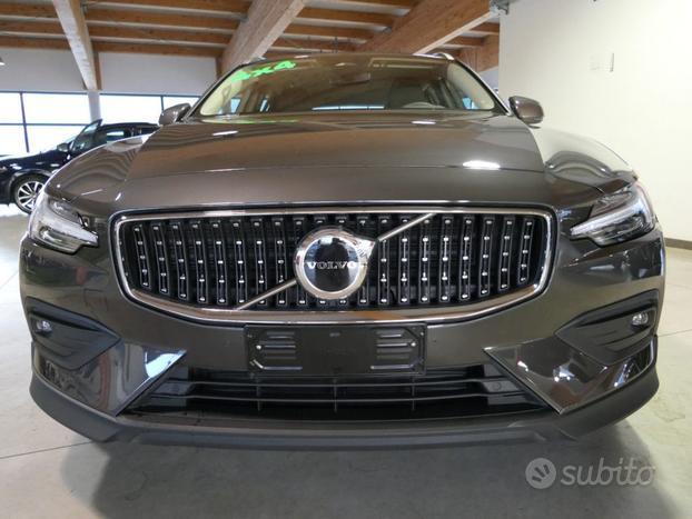 VOLVO V60 Cross Country B4 (d) AWD automatico Pl