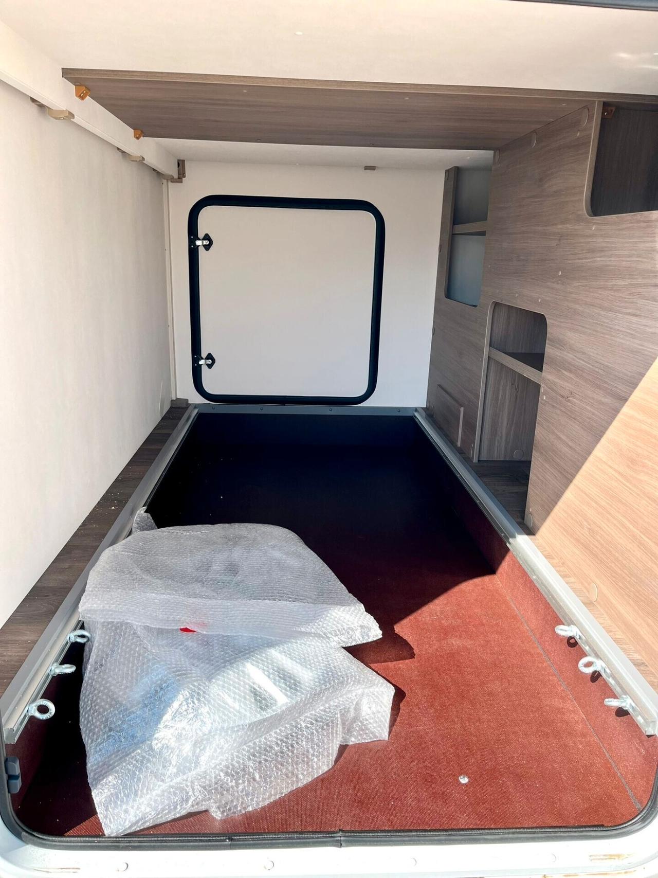 Approfitta su Carado T-447-Km 0