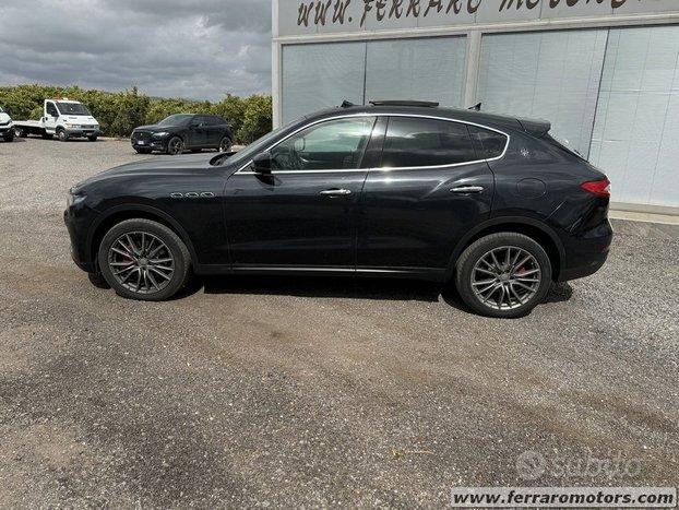 MASERATI Levante Gransport solo 85000km tetto pano iva esposta