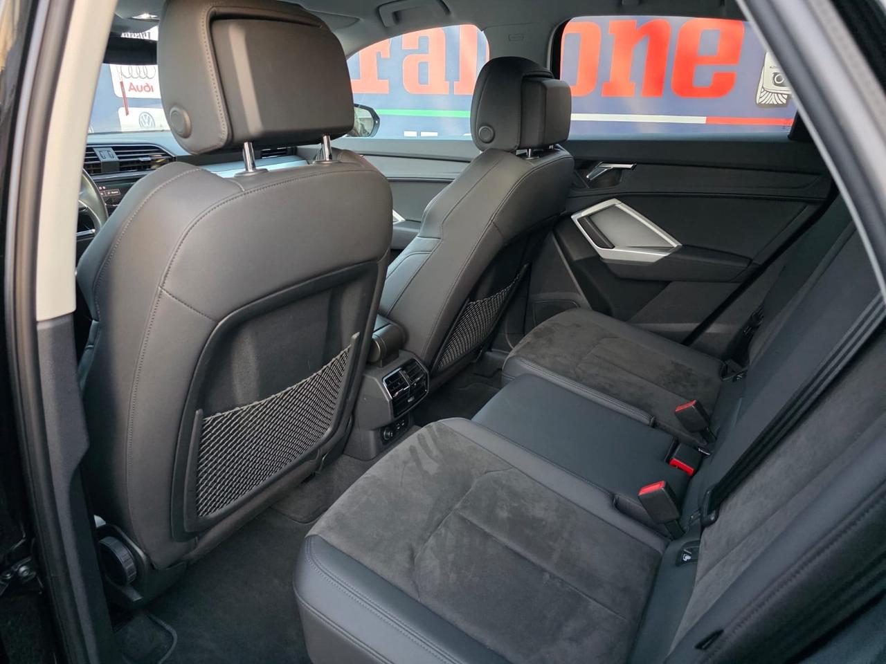 Audi Q3 35 TDI S tronic Identity Black