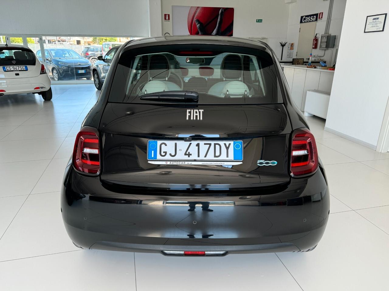 Fiat 500 La Prima Berlina 42 kWh