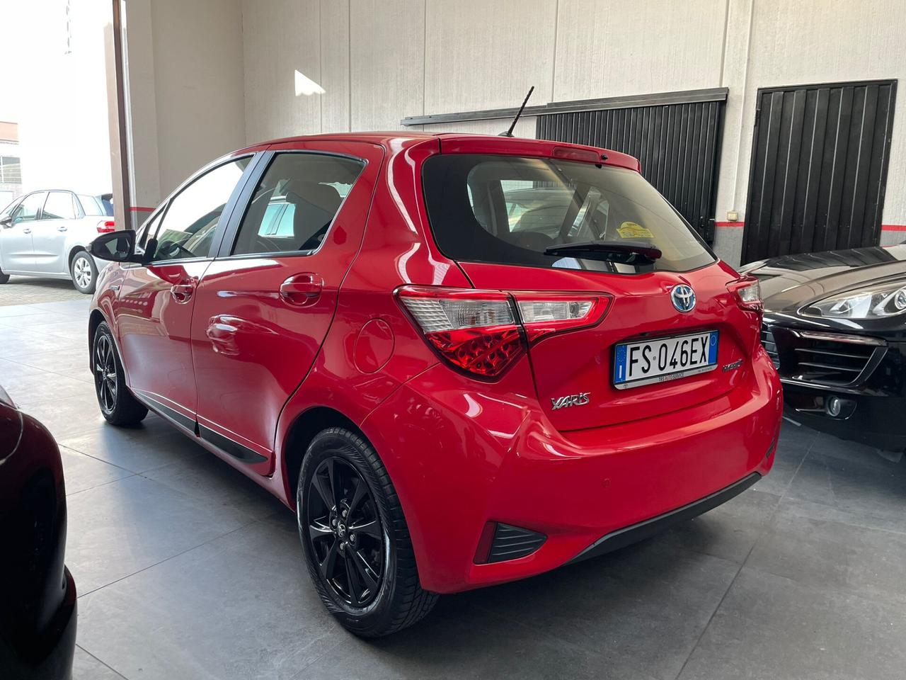 Toyota Yaris 1.5 Hybrid 5 porte Trend ''Red Edition''