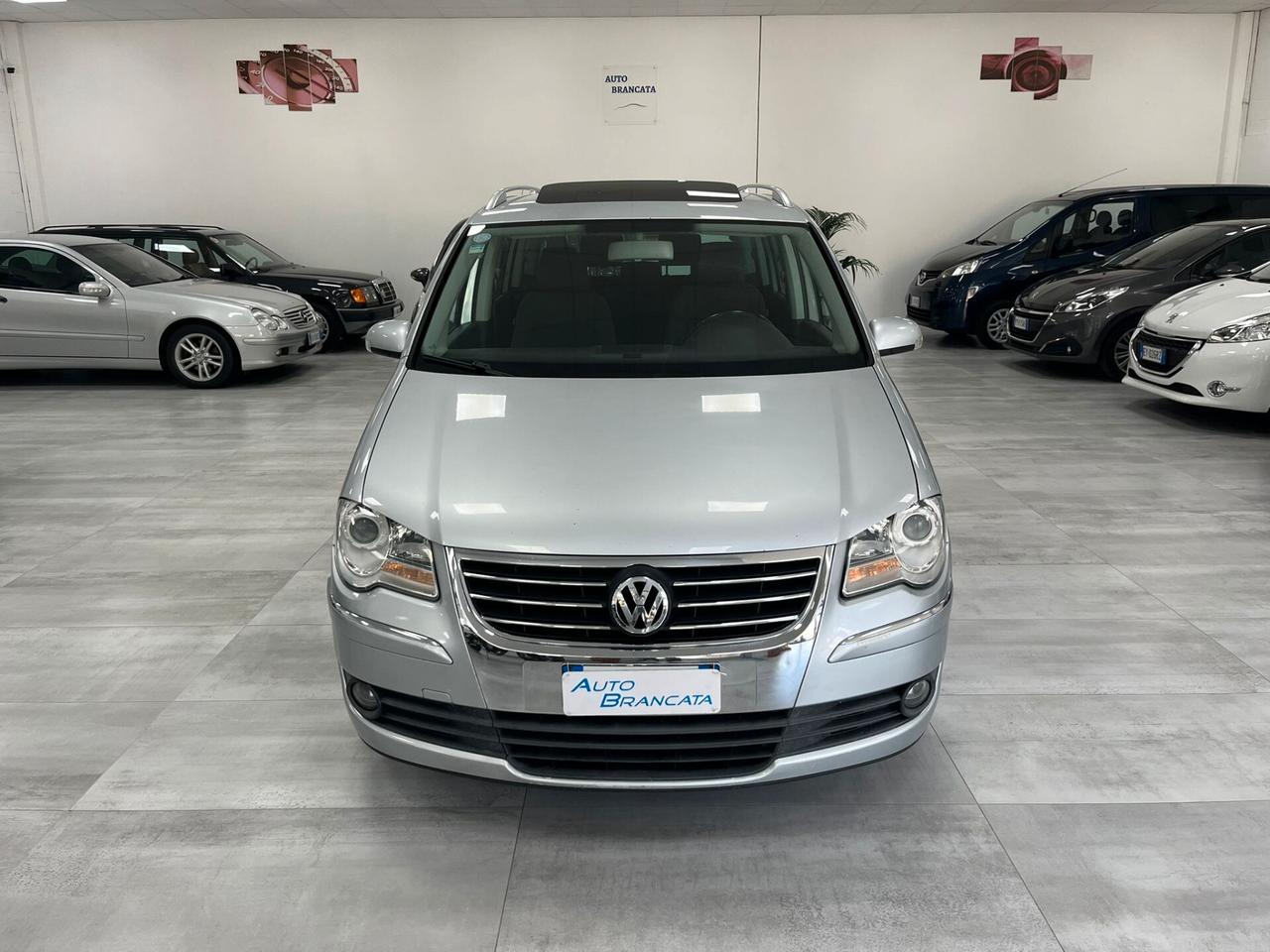 Volkswagen Touran 2.0 tdi 7 POSTI