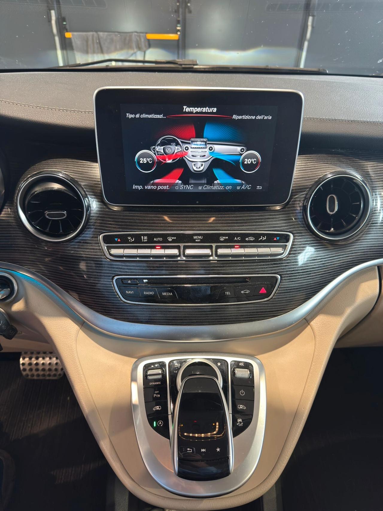 Mercedes-benz V 300 d Automatic 4Matic Premium Long