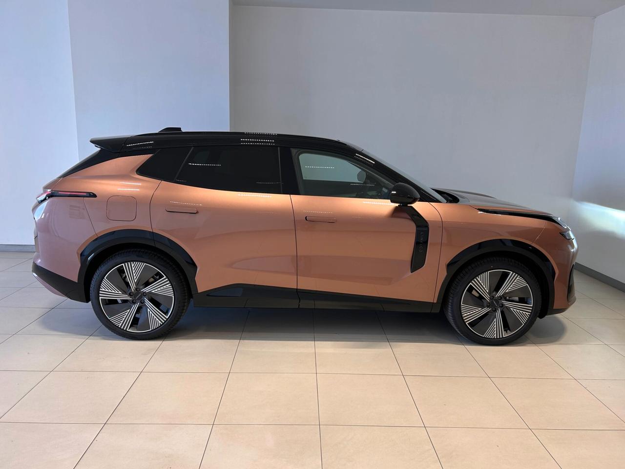 Lynk&co 08 PHEV More