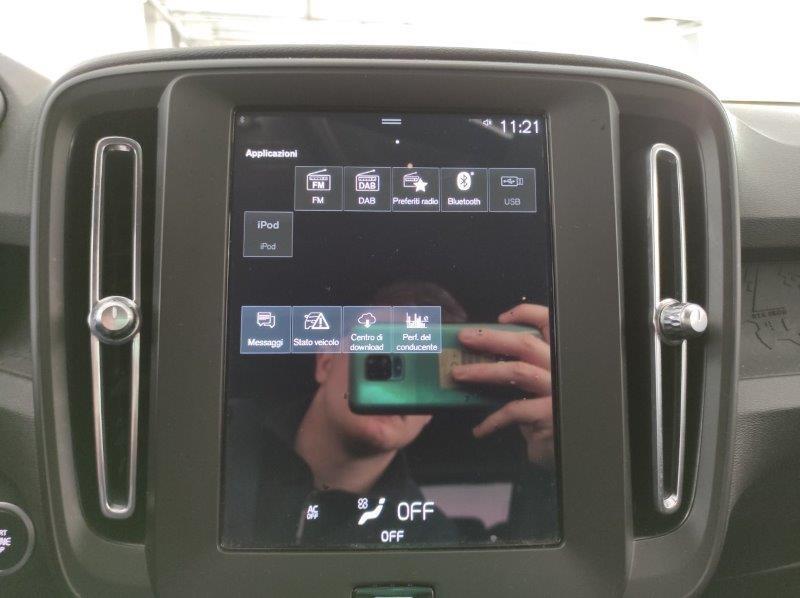 VOLVO XC40 (2017-->) - XC40 T2 Geartronic Momentum Core N1