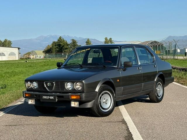 Alfa Romeo Alfetta Quadrifoglio Oro 2.0i "SOLO 32.000 KM"