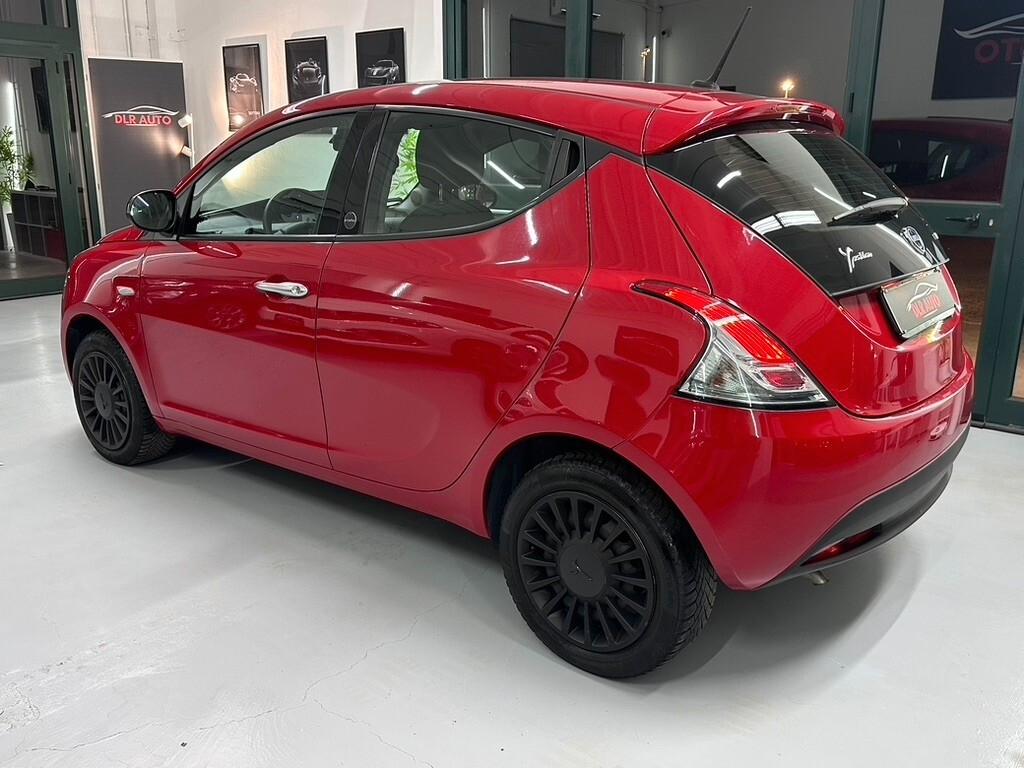 Ypsilon 1.0 FireFly Hybrid Ecochic Aziendale