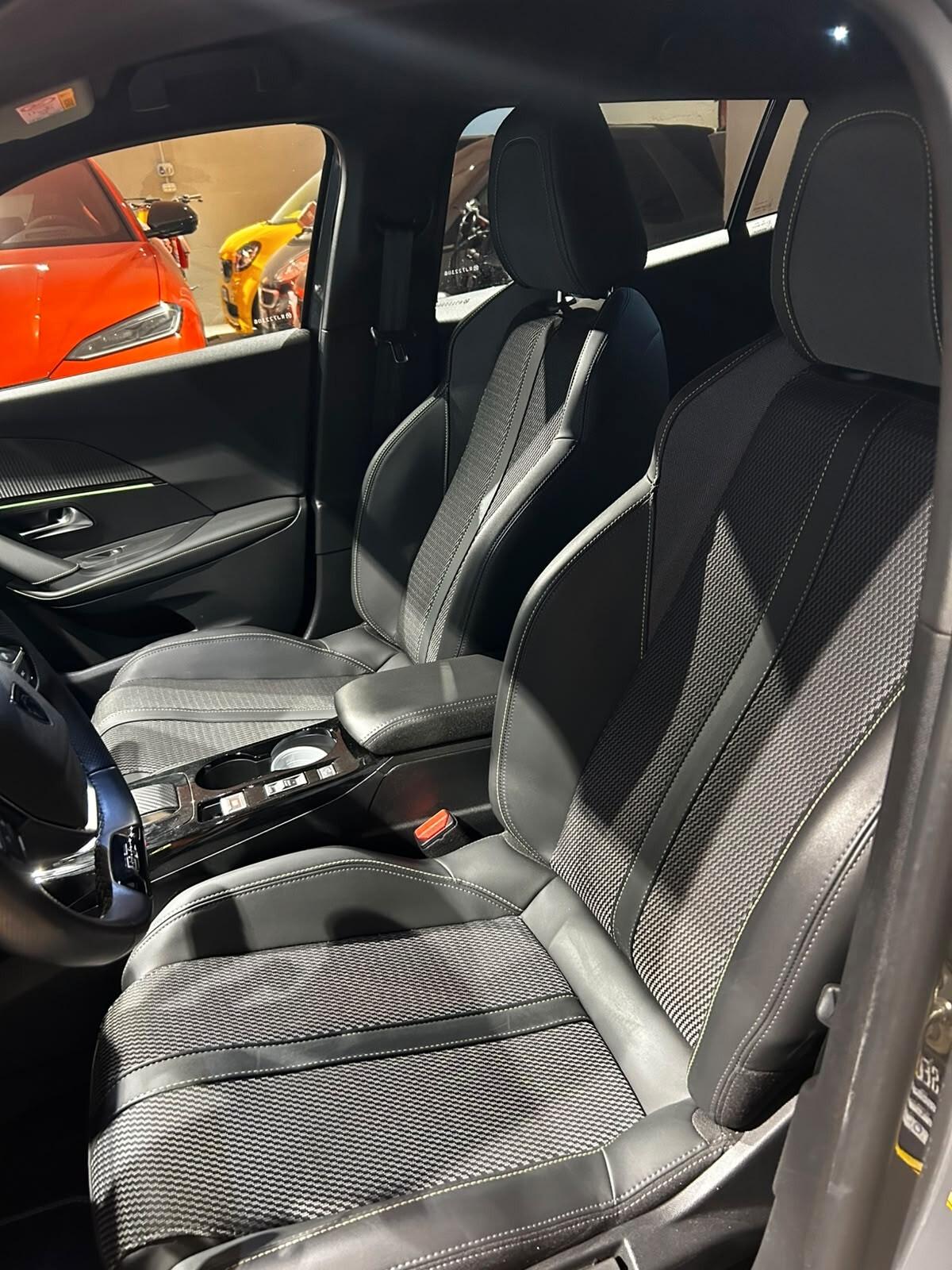 Peugeot 2008 PureTech 100 S&S Active