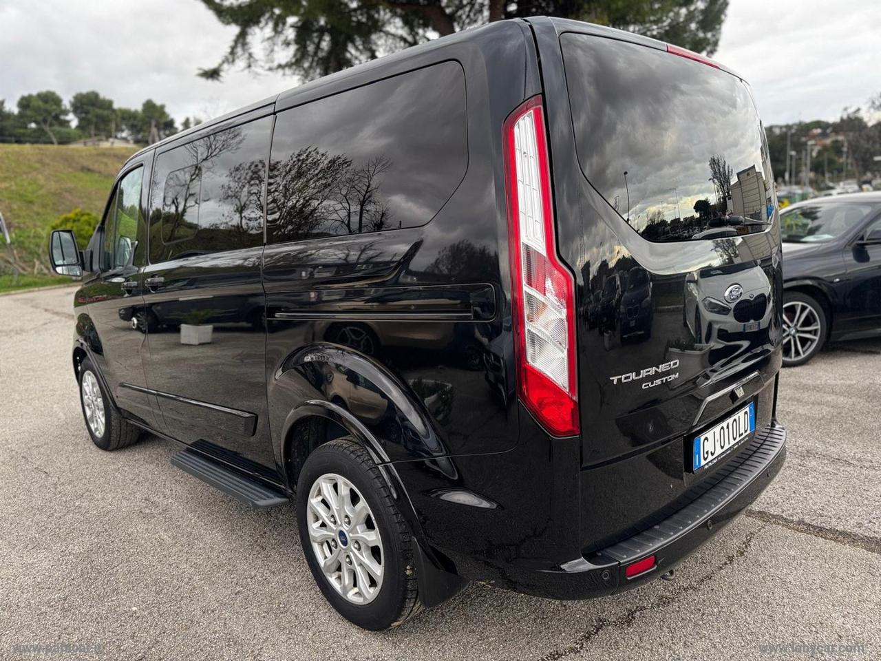 Tou.Cust. 320 2.0 EcoB 130 MHEV PC Tit.