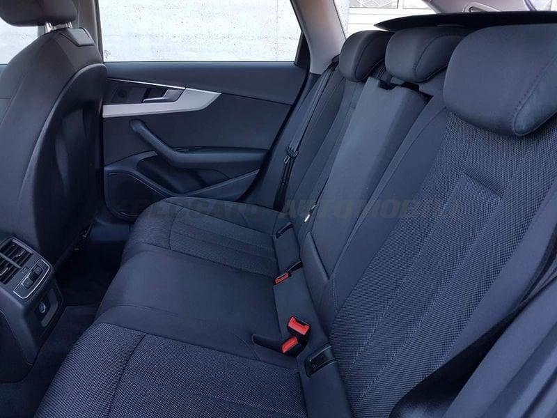 Audi A4 A4 Avant 30 2.0 tdi mhev Business Advanced 136cv s-tronic