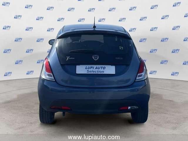 Lancia Ypsilon 1.0 firefly hybrid Silver s&s 70cv