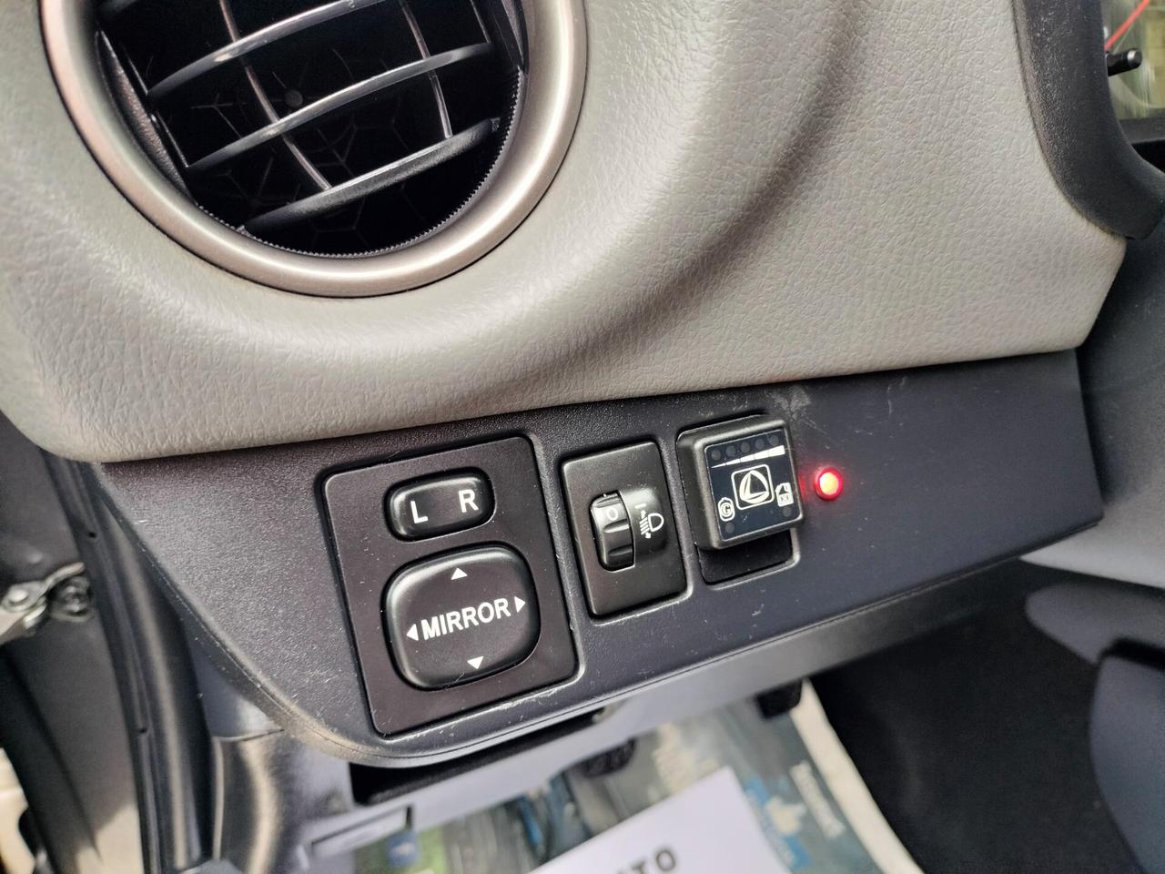 Toyota Yaris 1.0 5 porte Lounge benzina GPL