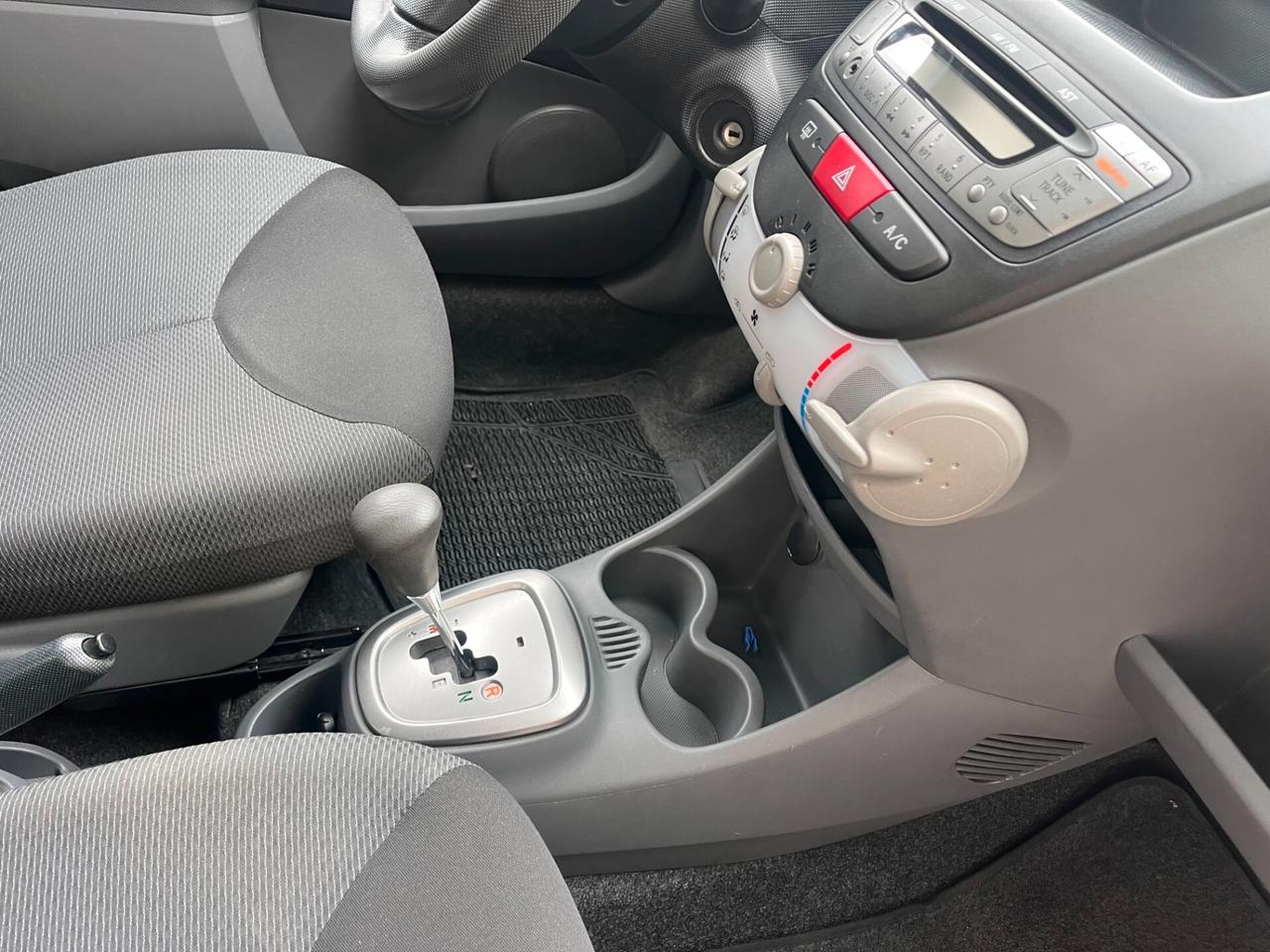 Toyota Aygo 1.0 12V VVT-i 5 porte Sol