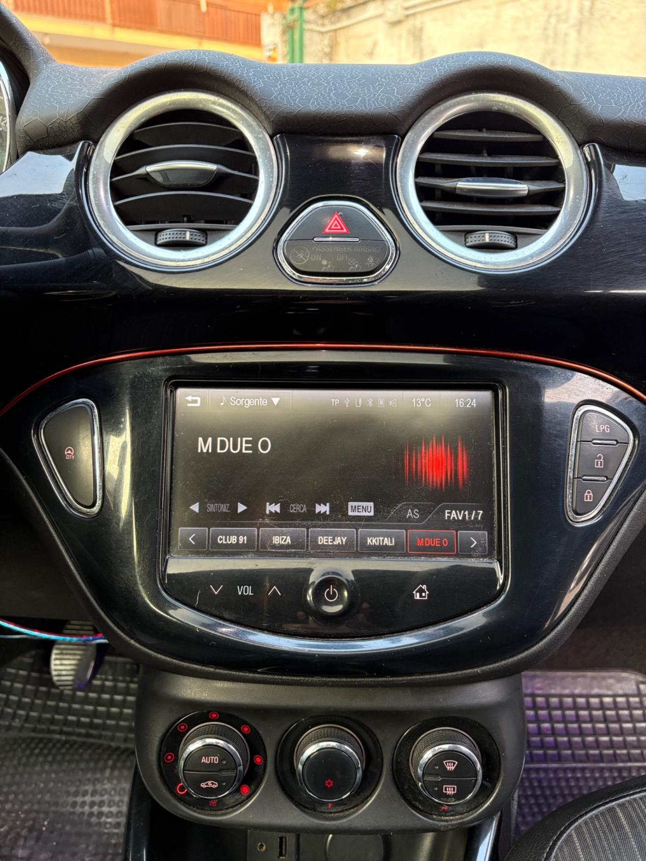 Opel Adam 1.4 GPL 87cv tetto panoramico