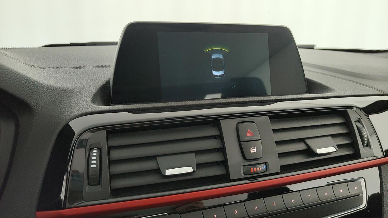 BMW 218i Cabrio Advantage auto my19