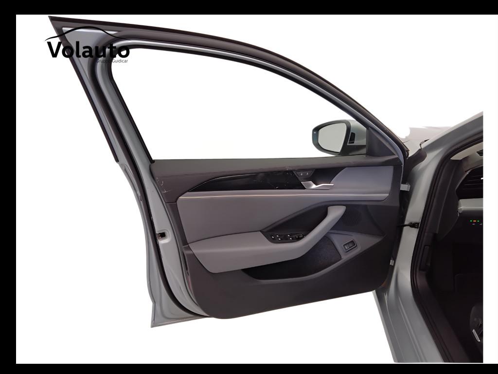 VOLKSWAGEN Passat IX 2024 - Passat 2.0 tdi scr Business 150cv dsg