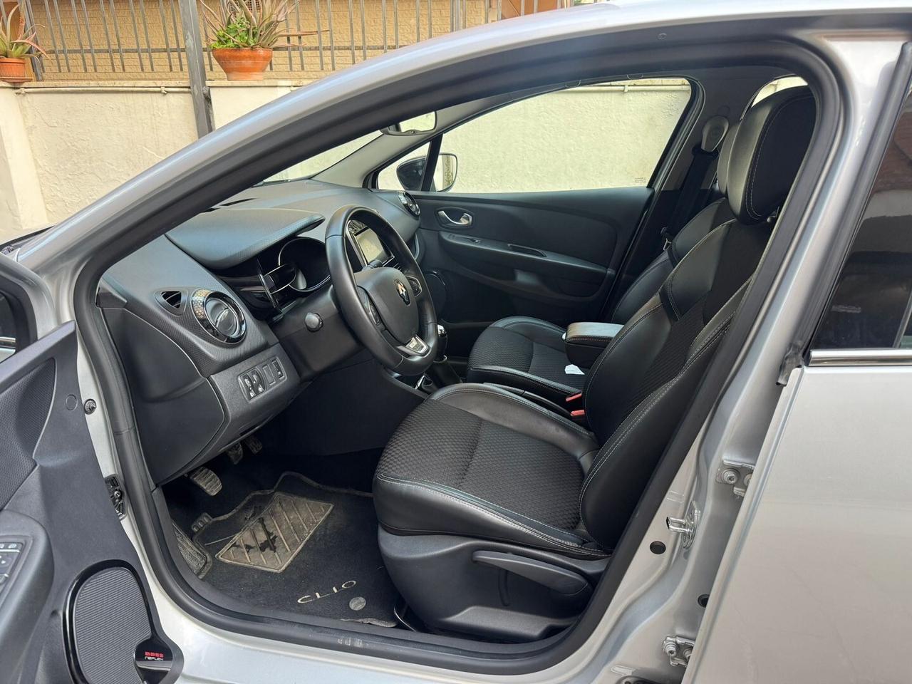 RENAULT Clio dCi 8V 90CV 5 porte Moschino Intens