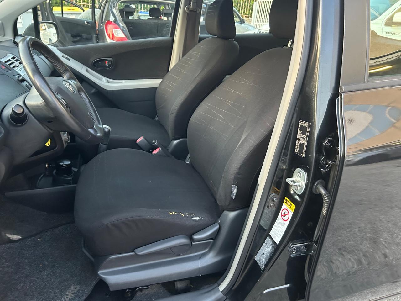 Toyota Yaris 1.0 5 porte Sol