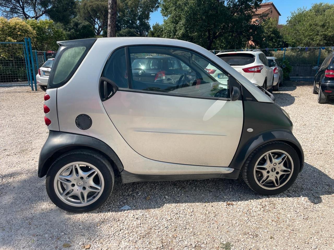 Smart 700 city-coupé pulse