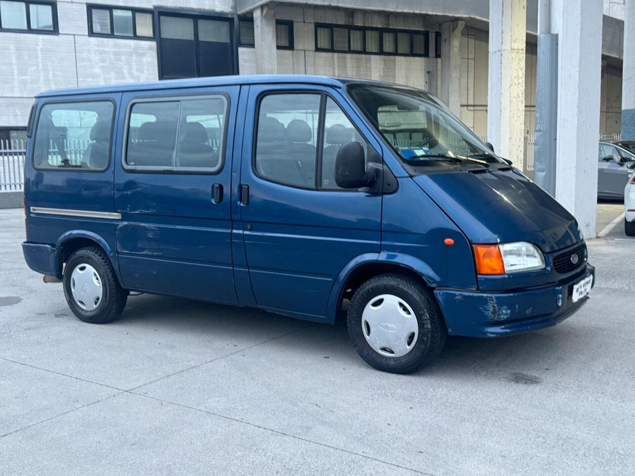 Ford Transit/ Tourneo 2.5 TD/100CV 9 POSTI full optional