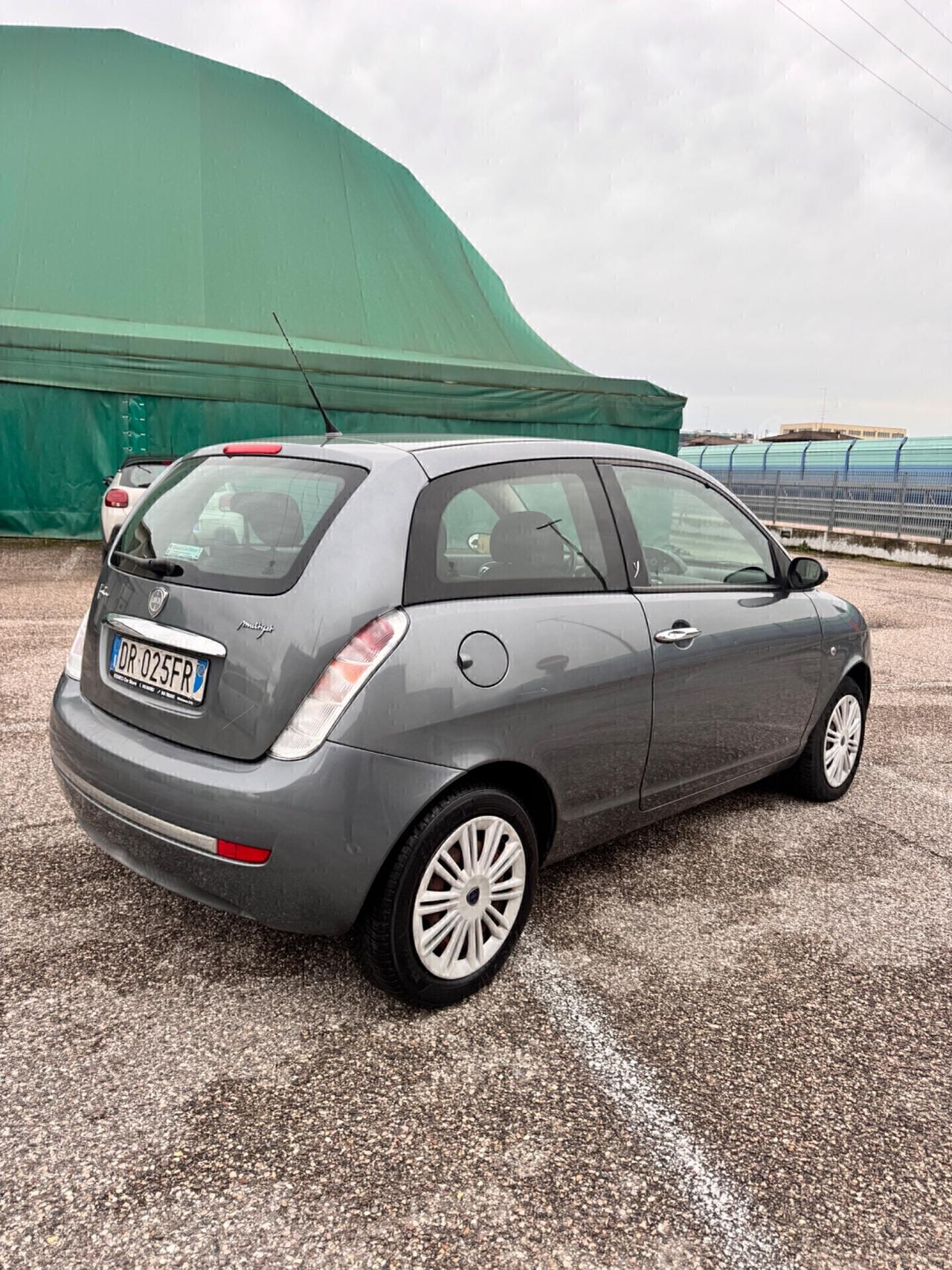 Lancia Ypsilon 1.3 MJT 90 CV