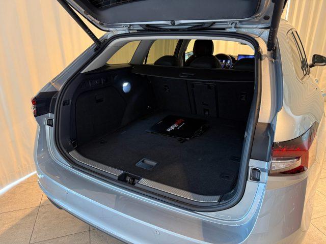SKODA Superb 2.0 TDI DSG Wagon Style 360° Matrix Navi ACC