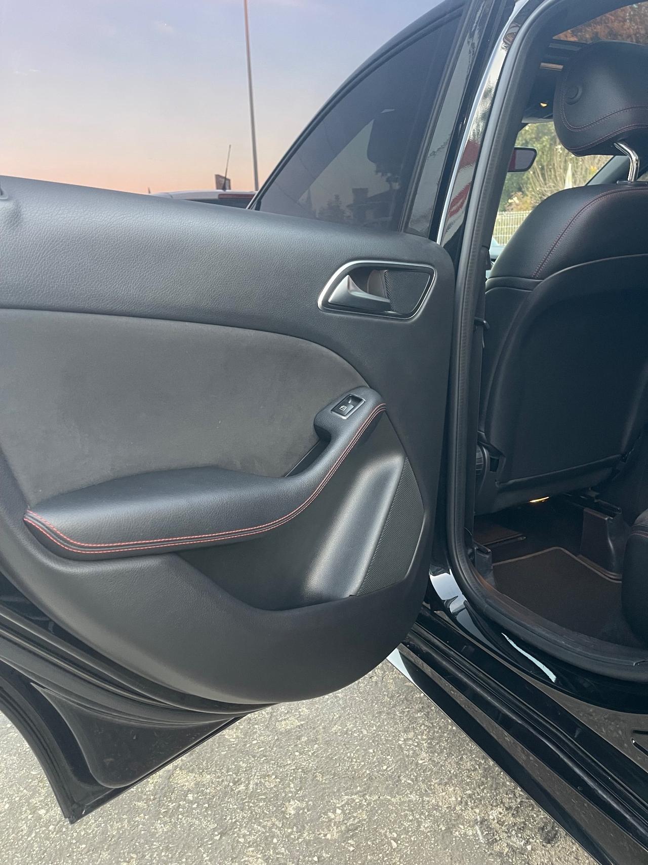 Mercedes Benz Classe B180d W246 Premium AMG 1.5 CDI 110cv