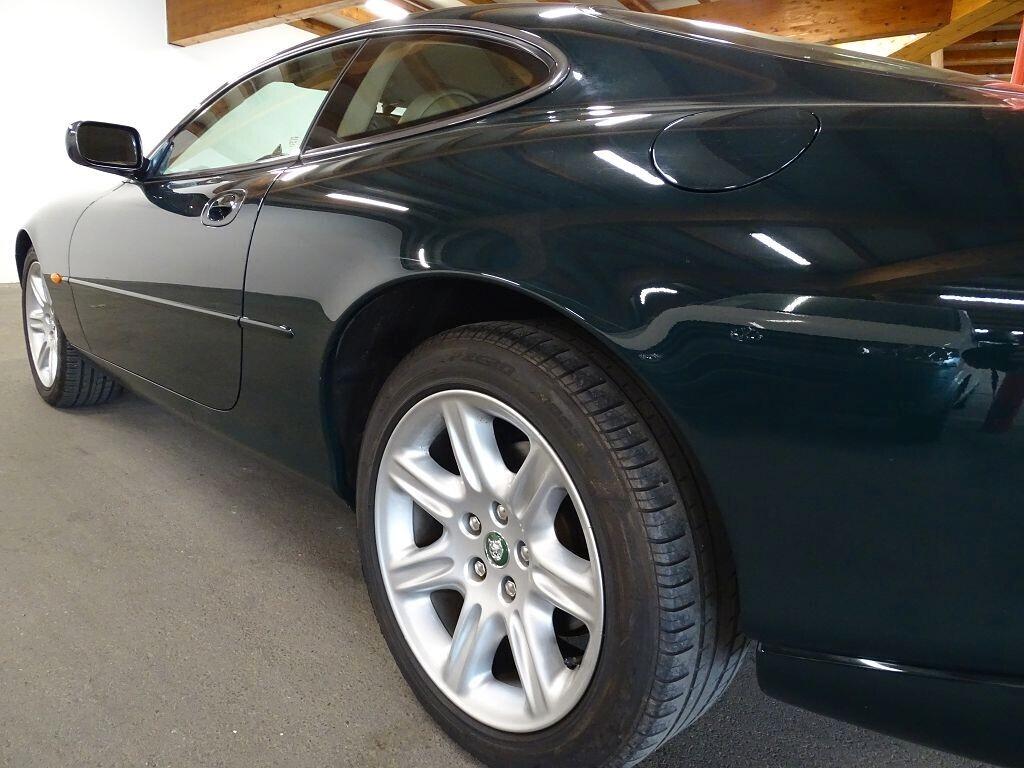 Jaguar XK8 4.0 V8 Coupé 284 CV 1a mano