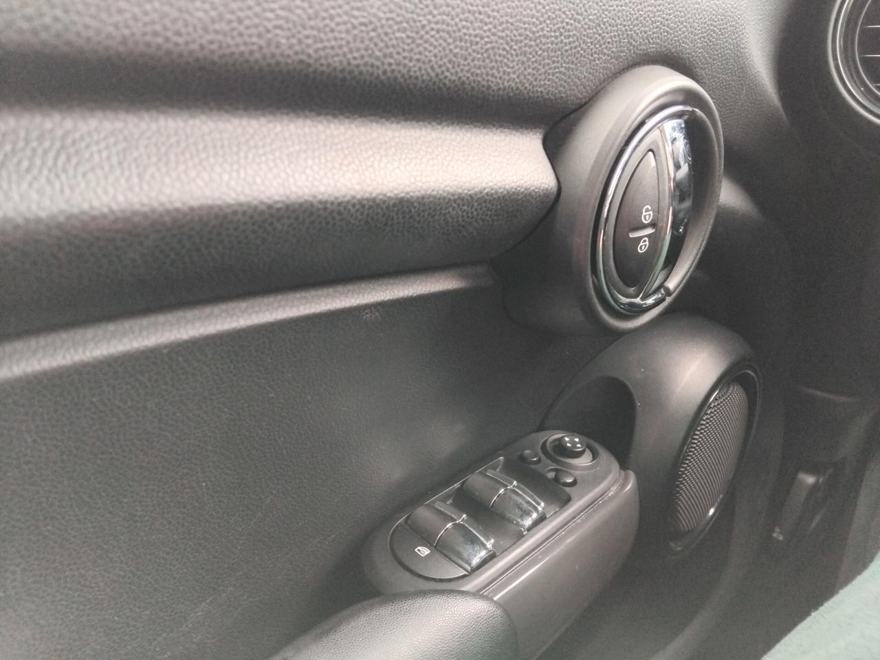 Mini cooper 5 porte 1.5 95cv