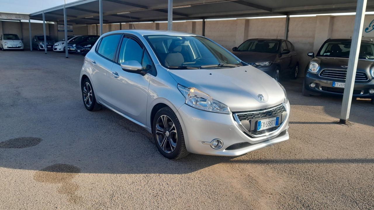 Peugeot 208 1.4 HDi 68 CV 5 porte Allure