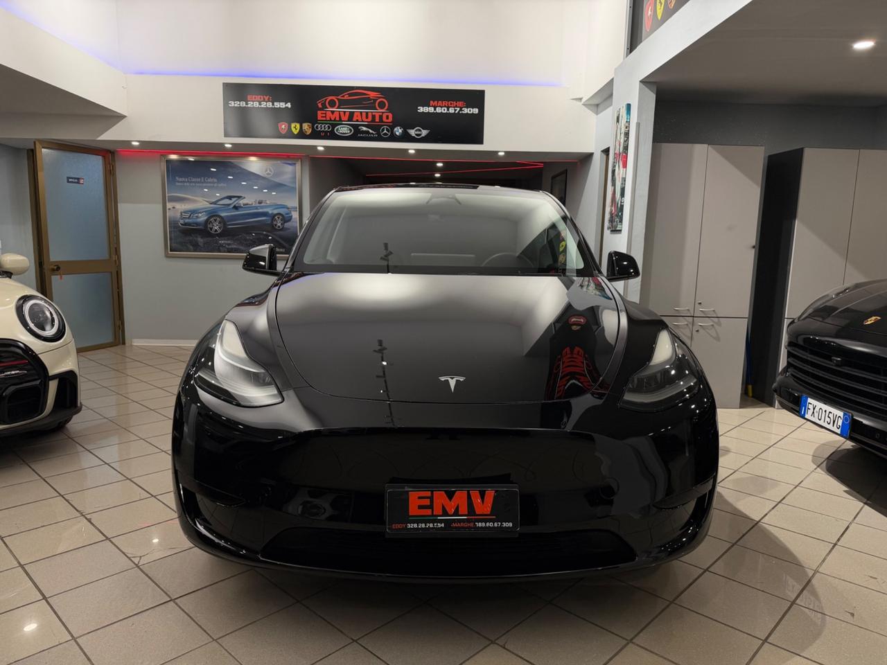 Tesla Model Y RWD Iva esposto